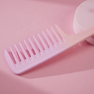 Juego de peines de cepillos Afro Rosa personalizados, cómodo palillo de dientes anchos para uso doméstico para peinados de mujeres y hombres con logotipo personalizado - Product Image 3