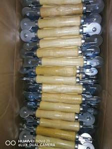 Rodillo para Instalar Mallas Metálicas, Herramienta con Mango de Madera para Instalar Mallas, Rodillo Manual para Herramientas Manuales - Product Image 4