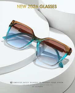 Gafas de Sol Cuadradas de Lujo con Degradado, para Mujer, Parte Superior Plana, Remaches Circulares Dorados, Patillas Compuestas, Protección UV400, para Conducir Diariamente - Product Image 4
