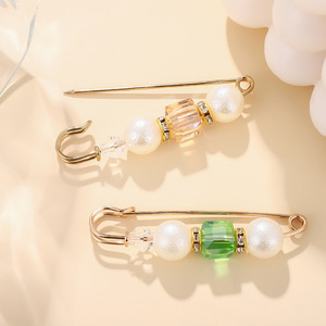 Broches de mode avec perles et cristaux, ton or, pour femmes, accessoire de fête, épingle décorative élégante pour manteau - Product Image 3
