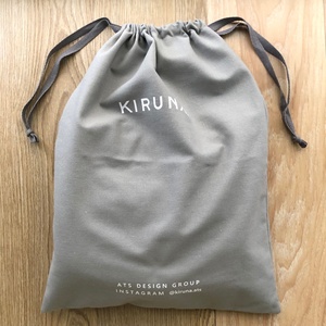 ถุงผ้าฝ้ายลินินสีเทาพิมพ์โลโก้ขายดี พร้อมเชือกผูกแบบลายก้างปลา - Product Image 3