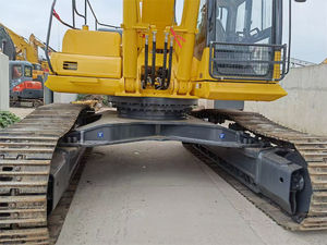 Excavatrice sur chenilles hydraulique Komatsu d'occasion du Japon, 40 tonnes, PC450/PC400 avec moteur PLC et pompe - Excellent état, modèle 2023 - Product Image 4