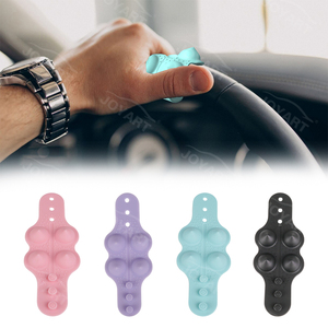 อุปกรณ์ตกแต่งรถยนต์ แผ่นรองกันลื่นสำหรับพวงมาลัย - Product Image 1