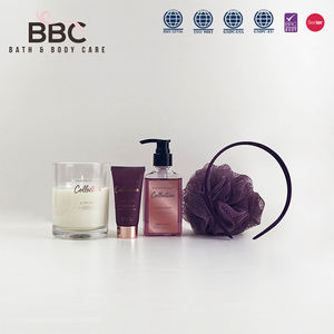 Coffret cadeau BBC Taaffetite Bath Collection <span class=keywords><strong>Ultra</strong></span> <span class=keywords><strong>Violet</strong></span> pour femmes avec bougie et accessoires - Product Image 6