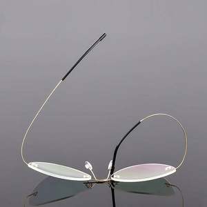 Gafas Ópticas Personalizadas con Logotipo 2025, Ligeras, sin Montura, de Aleación de Titanio, Monturas de Gafas de Ojo de Gato para Hombre y Mujer - Product Image 4