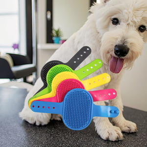 Ajustable perro gato aseo masaje picazón rascador cepillo de masaje de goma suave peine para perros gatos lavado mascota cepillo de baño - Product Image 1