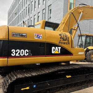 Excavatrice sur chenilles d'occasion 320CL 22 tonnes en bon état, moteur et boîte de vitesses, puissance 130KW, prix bas, promotion à prix réduit - Product Image 5