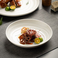 Assiette à steak de style nordique occidental, assiette à dîner en céramique blanche embossée, assiettes rondes en porcelaine pour restaurant, vaisselle de cuisine