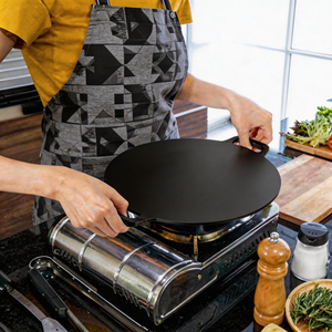 Plaque de cuisson professionnelle en fonte de 34 cm, pré-culottée, à double poignée, pour barbecue et réchaud - Product Image 3