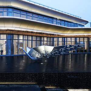 Sculpture abstraite moderne en acier inoxydable pour l'extérieur, fournisseur de sculptures d'art personnalisées Senzhao - Product Image 1