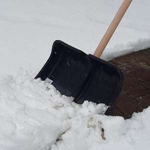 Pelle à neige portable d'hiver avec lame en plastique, manche en bois, longueur 100 cm, pelle compacte robuste, noir/marron clair, OEM - Product Image 3