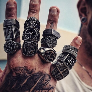 แหวนสแตนเลสสตีล 316L ชุบทอง สไตล์พังก์ กอธิค ไบค์เกอร์ ลายหัวกะโหลก วินเทจ สำหรับผู้ชาย ขายส่ง - Product Image 1