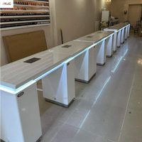 Longue table de manucure taylor 4 personnes fabriquée sur mesure en Chine station de bar de bureau pour les ongles avec tuyau d'aération