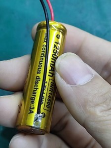 Vapcell <span class=keywords><strong>14500</strong></span> 1250mah 3a F12リチウム鉄大容量3.7V INR14500充電式電池 (ワイヤーとコネクター付き) - Product Image 5