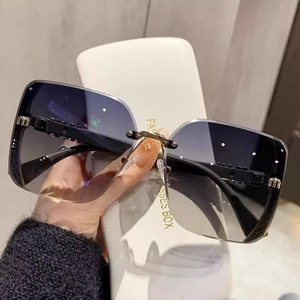 Gafas de Sol de Lujo sin Montura, Cuadradas, con Lentes Degradados, Estilo Hip Hop, Brillantes, Retro, Modernas, para Hombre y Mujer - Product Image 3