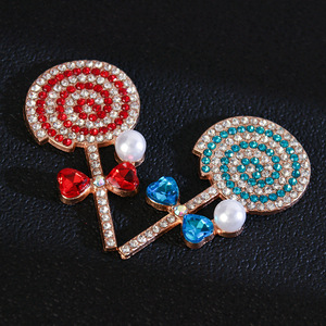 Breloques en alliage de strass en forme de sucette mignonnes <span class=keywords><strong>à</strong></span> dos plat pour la décoration de coques de téléphone, de grilles d'aération de voiture, de chaussures et de pinces <span class=keywords><strong>à</strong></span> cheveux, vente en gros - Product Image 1