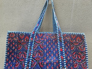 Sac fourre-tout en coton bleu et rouge de qualité supérieure, sac à main matelassé à motifs imprimés, réutilisable pour un usage quotidien féminin, excellent rapport qualité-prix - Product Image 4