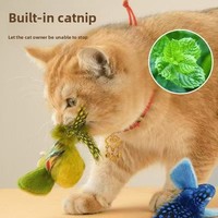 Mainan Kucing Boneka untuk Menghilangkan Kebosanan Tongkat Penggoda Berayun Tahan Gigitan Desain Berbentuk Burung yang Mirip Asli