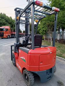 Vente chaude pas cher HELI Mini chariot élévateur CPCD15 1.5 tonnes Quelques heures de travail Qualité parfaite en bon état à Shanghai - Product Image 6