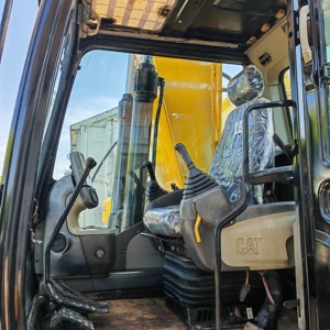 รถขุด CAT320D มือสอง สภาพดี ไม่ได้รีเฟอร์บิช อะไหล่แท้ครบชุด เครื่องยนต์ CAT C6.4 อุปกรณ์ขุดที่มั่นคง - Product Image 6