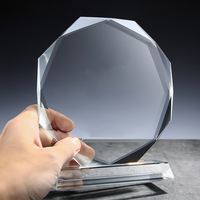 Usine en gros personnalisé octogone en forme de cristal verre prix UV imprimé trophée vierge pour les compétitions et Souvenirs