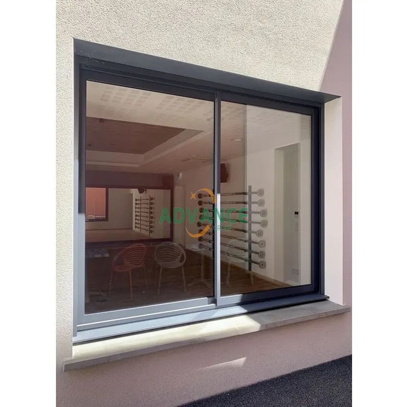 نوافذ PVC مخصصة 2024 نوافذ زجاجية انزلاقية مزدوجة مع تصميم شبكي للبيع