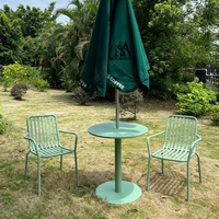Meubles de patio extérieur Table basse carrée de jardin avec trou de parapluie Table à manger en aluminium pour restaurant Bistro et café