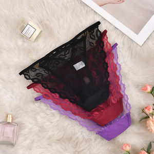 Lot de 3 Culottes Femme avec Anneau en Acier Décoratif, Sous-vêtements en Dentelle de Haute Qualité, Vente en Gros - Product Image 2