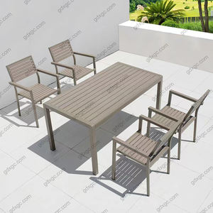 <span class=keywords><strong>Table</strong></span> à manger en plastique et bois de 1.5m pour <span class=keywords><strong>6</strong></span> <span class=keywords><strong>personnes</strong></span>, ensemble <span class=keywords><strong>table</strong></span> et chaises de restaurant et de patio écologique et résistant aux intempéries - Product Image 1