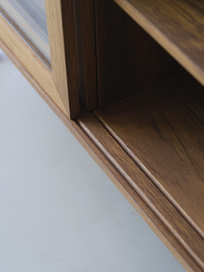 ตู้ข้างทรงสี่เหลี่ยมทำจากไม้โอ๊คสไตล์วาบิซาบิ  ประตูบานกระจก  ตู้เก็บของไม้จริง  เฟอร์นิเจอร์บ้าน  ตู้จัดระเบียบห้องรับประทานอาหาร ผลิตในจีน - Product Image 4