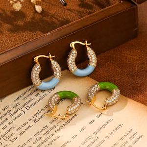 Nouvelles boucles d'oreilles clous en forme de U en zirconium cuivre doré à la mode pour femmes, tendance haut de gamme, luxe léger - Product Image 1