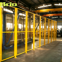 Barrière de sécurité industrielle en treillis soudé résistant aux chocs Brio Modular pour la protection des machines et l'isolation des ateliers