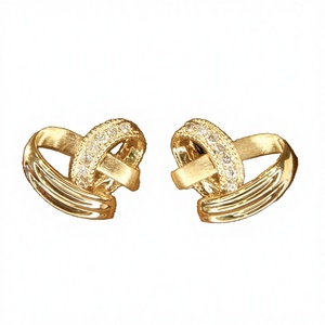 Promoción Especial: Pendientes de Diamantes Clásicos con Corte Excelente en Oro Amarillo de 18K, Diseño de Corazón Hueco para Unisex, para el Día de San Valentín - Product Image 3