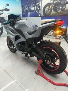Moto sportive <span class=keywords><strong>Kawasaki</strong></span> <span class=keywords><strong>Ninja</strong></span> 400cc - Product Image 4