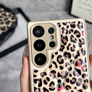 Fundas de teléfono de cuero Artificial con estampado de leopardo de diseño de mujer para <span class=keywords><strong>Samsung</strong></span> S23Ultra S25Edge S24Plus con cubierta de marco de TPU con correa de teléfono - Product Image 3