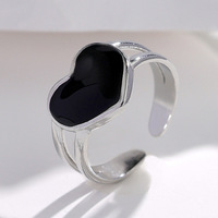 Bague ouverte élégante et tendance en acier inoxydable noir émaillé effet goutte d'huile, forme cœur romantique, cadeau idéal