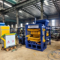 Équipement de moulage de blocs QT4-15B pour la fabrication de produits de maçonnerie en béton