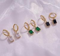 Boucles d'oreilles Huggie Gaovo Niche élégantes et minimalistes en zircon géométrique pour femmes, bijoux fantaisie délicats en acier inoxydable plaqué or 18 carats