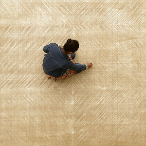 พรมห้องนั่งเล่นทรงสี่เหลี่ยมผืนผ้าทอมือจากเส้นใยเทนเซล ป้องกันคราบสกปรก ผลิตตามสั่ง - Product Image 4