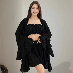 Set Pigiama da Donna con Top a Fascia e Pantaloncini, Completo Intimo Femminile in Maglia Plissettata Senza Spalline, Vestaglia da Notte in 3 Pezzi - Product Image 5