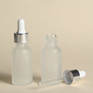 Oferta Especial: Botella de Vidrio Boston de 30ml, 60ml, 120ml con Gotero, Transparente, Esmerilada, con Tapa Plateada para Tratamiento Localizado - Product Image 5