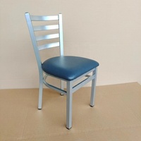 Chaise Starbuck Design en métal pour restaurant avec structure noire et rembourrage de siège bleu marine pour bureau à domicile, hôtel et appartement en vente