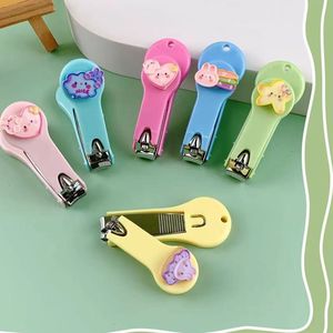 Cartoon Nail Clipper Small Size Portable For Children With Blister Card Packaging - Product Image 4