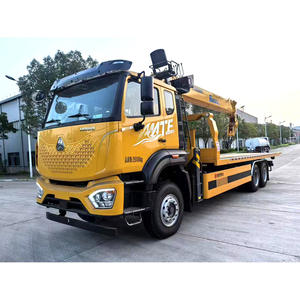 Camion de dépannage à plateau Howo le plus vendu avec grue et grue de dépannage pour le sauvetage et le transport de véhicules en panne - Product Image 1