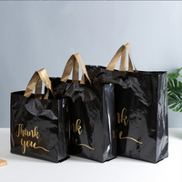 Sac à poignée personnalisé en polyéthylène recyclé réutilisable, sac en plastique pour épicerie, sacs à poignée pour vêtements