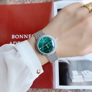 Nouvelle montre-bracelet pour femme à cadran en nacre, tendance, élégante et unique. - Product Image 5