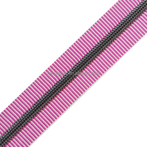 # Cerniera in nylon intrecciato a righe rosso rosa 5 M174 - Product Image 3