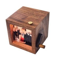 Cube photo personnalisé écologique et livre en bois gravé, cadre à feuilles mobiles personnalisé avec lumière, livraison directe