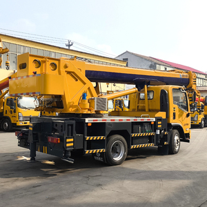 Camion léger avec grue articulée montée sur camion et accessoire tarière pour l'installation de poteaux électriques – Vente directe usine - Product Image 3