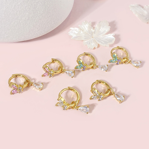 Listos para Enviar, Lindos y Modernos Pendientes de Aro con Mariposa de Circonita Cúbica Chapados en Oro de 18K para Mujer - Product Image 6